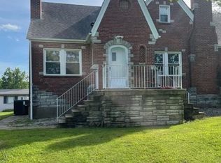 390 Kinswood Ln, Saint Louis, MO