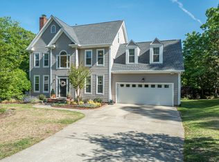 110 Ferncroft Ct, Cary, NC 27519