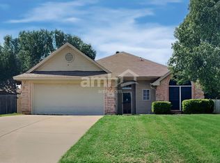 605 Arbor Ln, Burleson, TX 76028