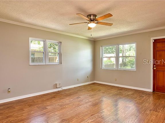 3rd image of 9315 N Oakleaf Ave