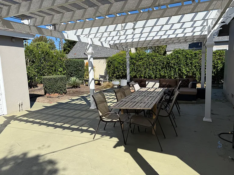 1221 S Curson Ave — Photo 12