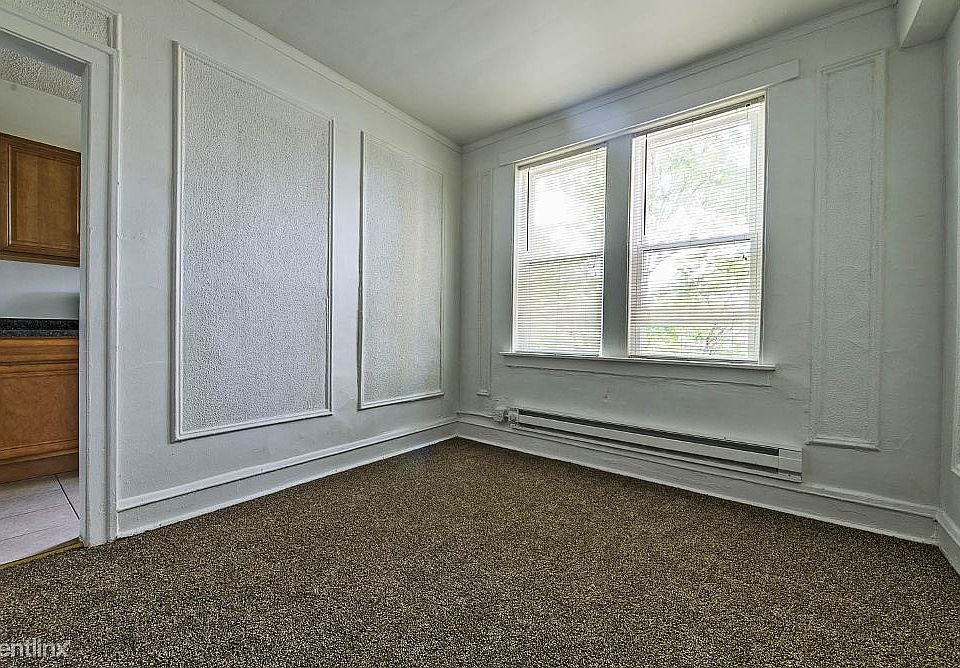 723 N Central Ave Apartments Chicago Living Room_2