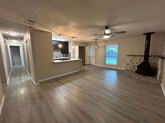2nd image of 10105 Peppertree Ln