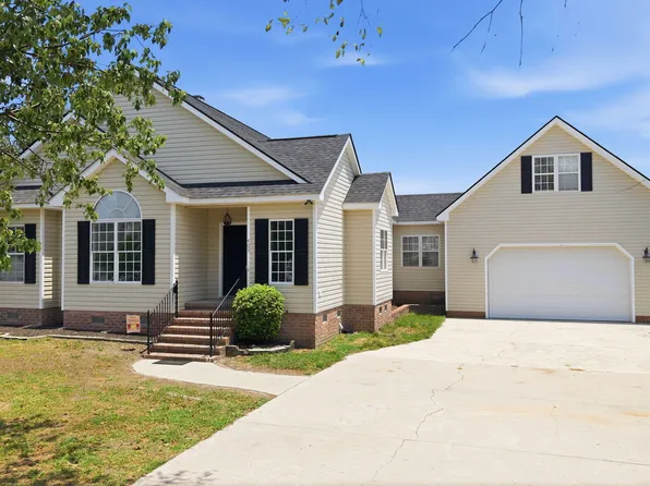 405 Hearthstone Dr, Nashville, NC 27856
