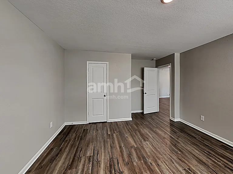 415 Vermeer Ct — Photo 18