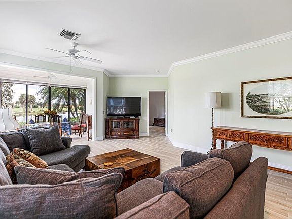 5th image of 1767 Victoria Cir