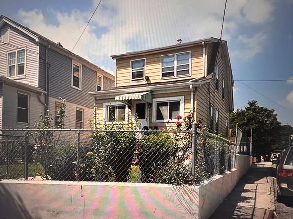556 Targee St