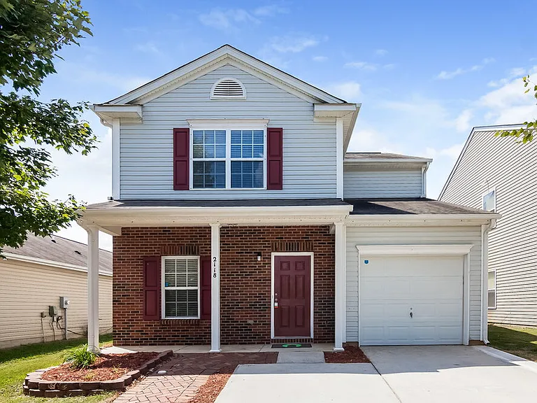 2118 Buckleigh Dr — Photo 1