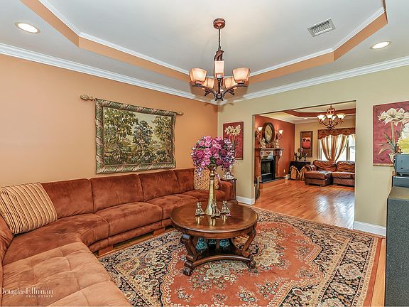 4th image of 106 Tracy Pl