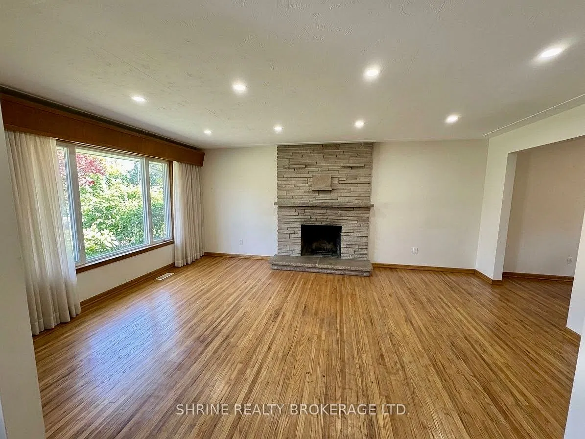 3 bed, $2,300 — Photo 3