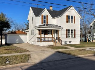 467 E Elm St, Sycamore, IL 60178