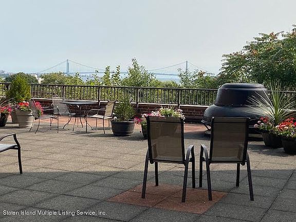 3rd image of 50 Fort Pl APT B2e