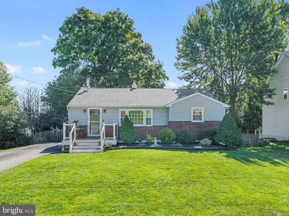 219 Pershing Ave, Horsham, PA 19044