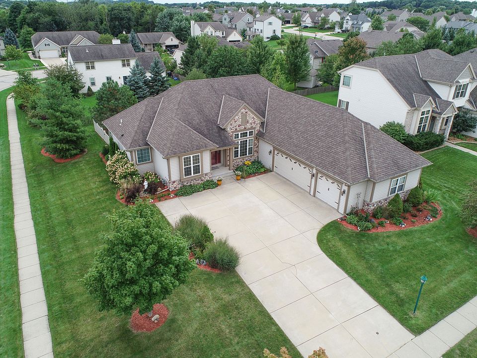 1st image of 737 Heron Dr