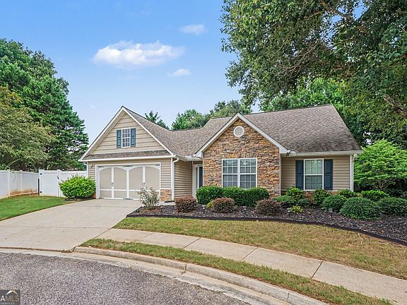 2nd image of 31 Bramble Ct