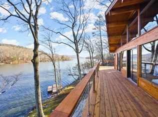 8 Hemlock Point Rd, Sherman, CT 06784