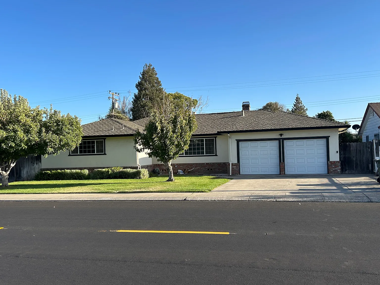 3 bed, 1823 sqft, $2,600 — Photo 1