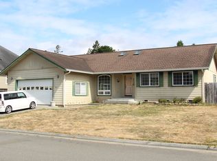 830 Baer Ct, Fortuna, CA 95540