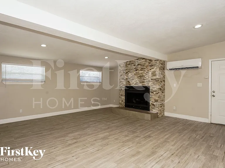 1500 Dozier Ave — Photo 2