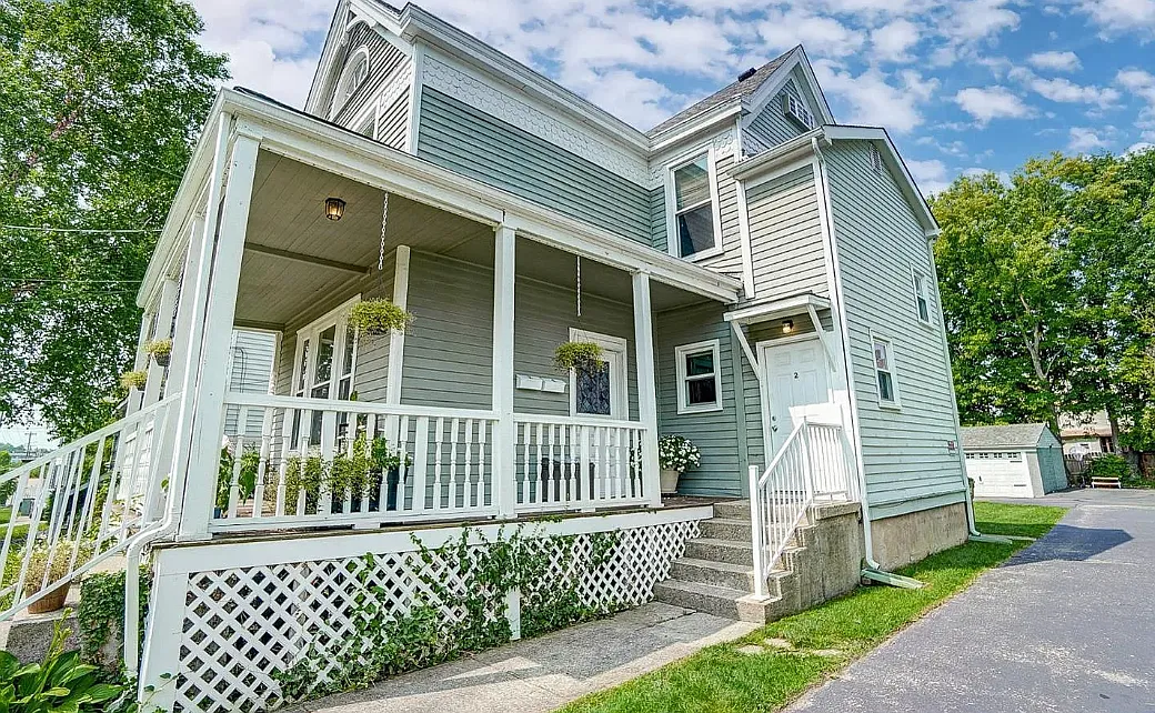 2 bed, 1050 sqft, $1,450 — Photo 2