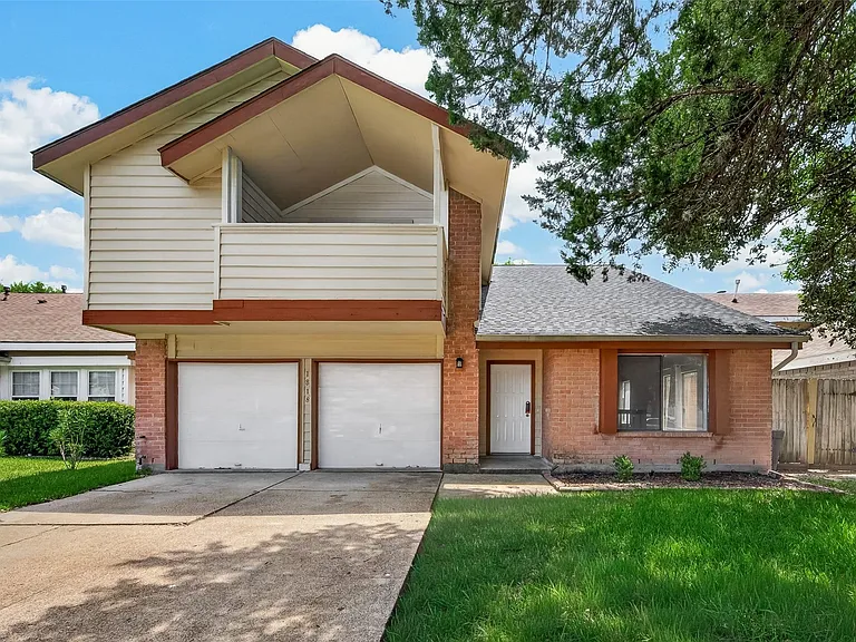 1818 Foxlake Dr — Photo 1
