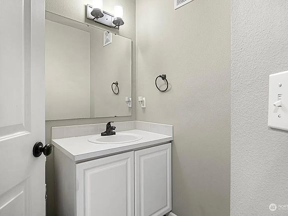 5th image of 1707C 31st Street Ct NW