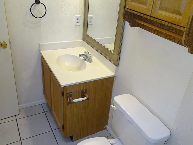 212 N Troy Ave #B — Photo 9