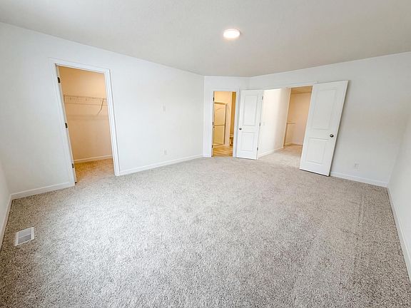 4th image of 3092 Vanderbie St