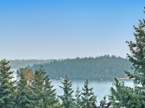 6905 SE 34th St, Mercer Island, WA 98040