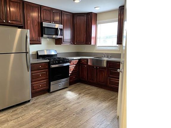 4th image of 333 W 79th St #33314