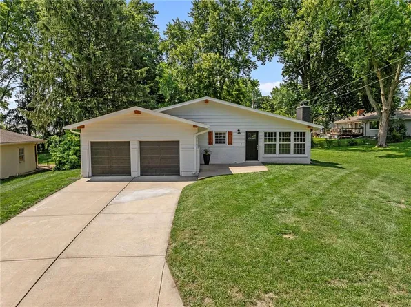811 NW Maynard St, Blue Springs, MO 64015