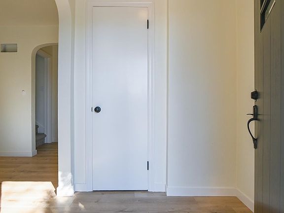 4th image of 1908 Columbus St