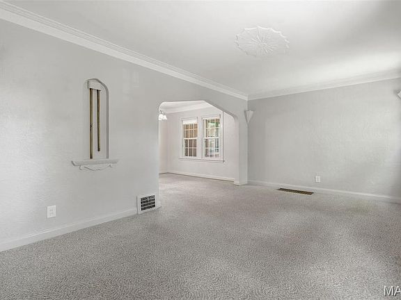 4th image of 8514 Henrietta Ave
