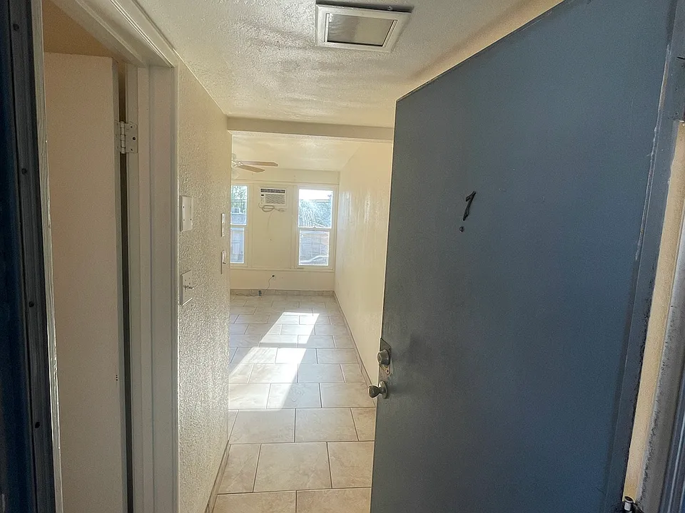 2602 N Fresno St #7