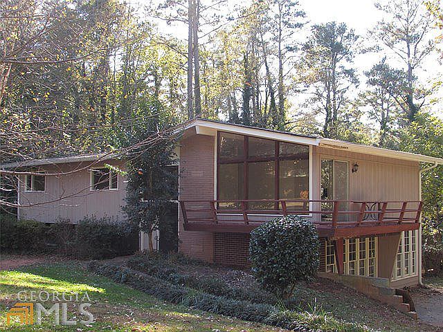 2nd image of 160 Sharon Cir