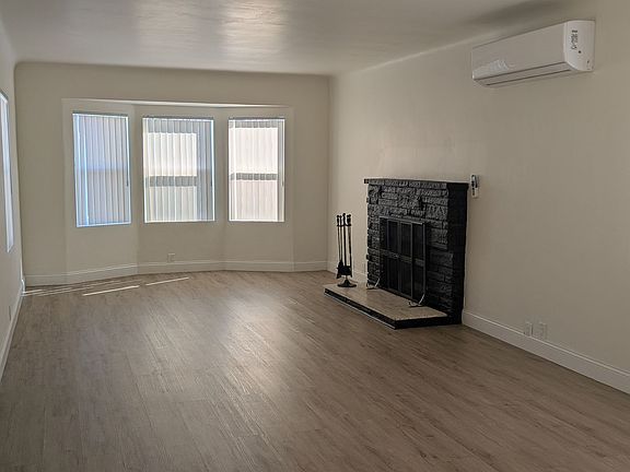 3rd image of 1417-1419 Milton Ave #1417
