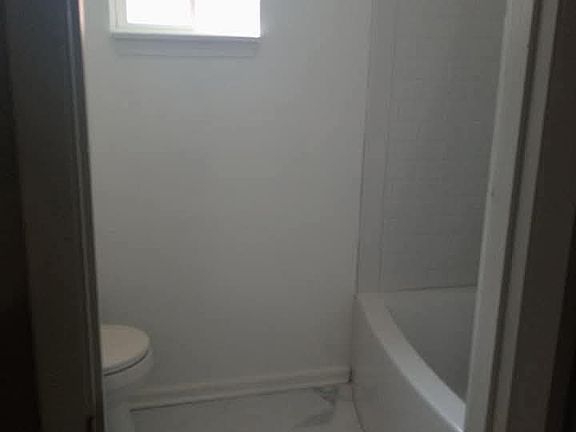 5th image of 117 W 11th Ave