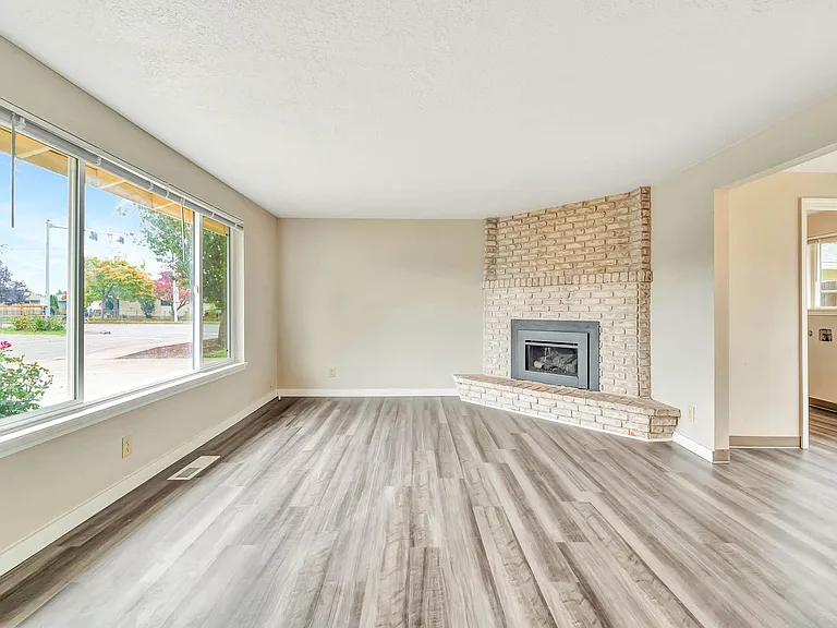 Savage / Ellis Duplex — Photo 14