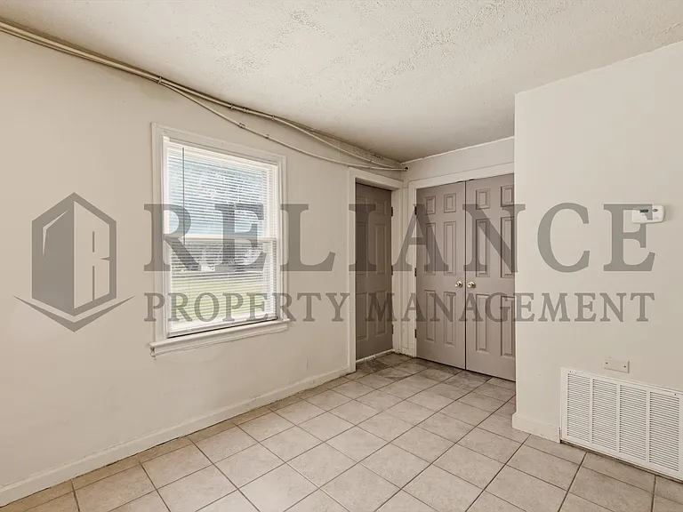 2464 S Washington Ave — Photo 16