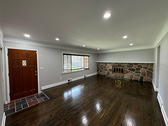 3rd image of 53317 Dryden St
