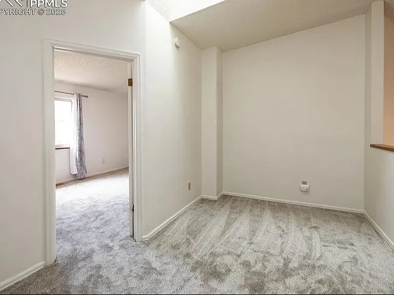 3924 Berkley Ct — Photo 7