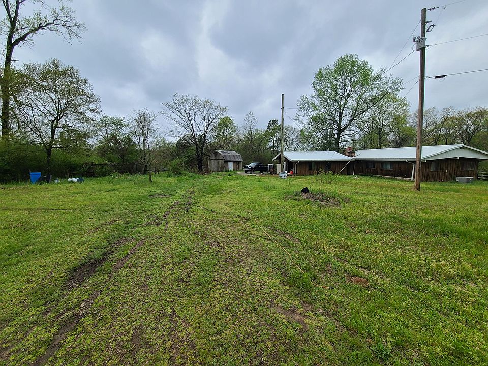2nd image of 3861 Highway 124
