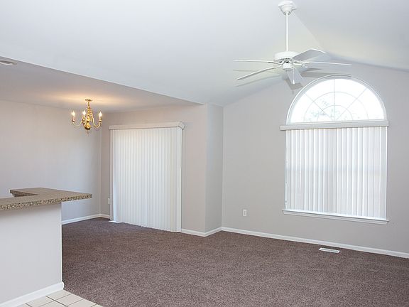 5th image of 15285 Yale Dr