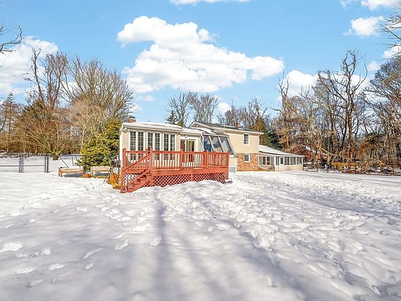 3rd image of 197 Chestnut St