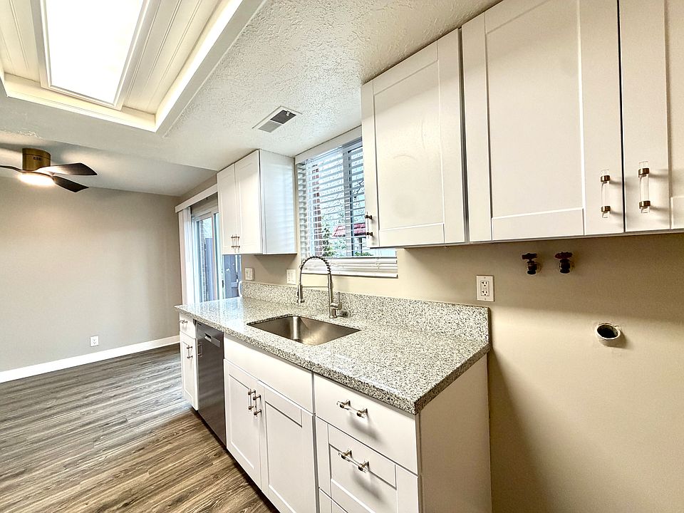 Laundry Hook-Ups & Dishwasher!
