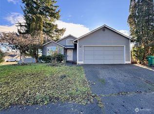 4015 NE 7th Ct, Renton, WA 98056