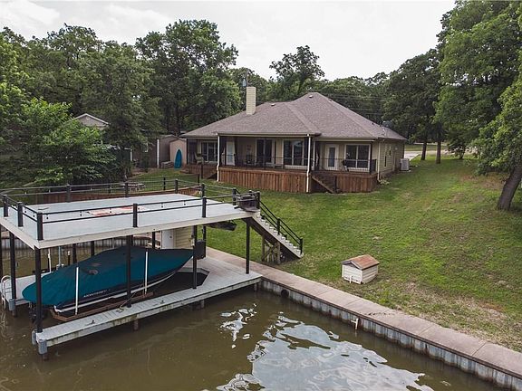 2nd image of 117 Inwood Cir