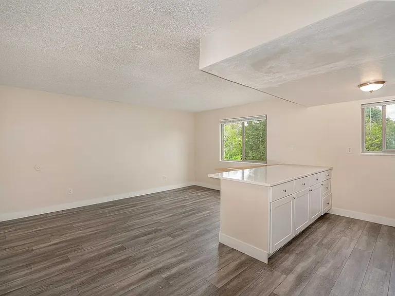 1330 Riverpoint — Photo 3