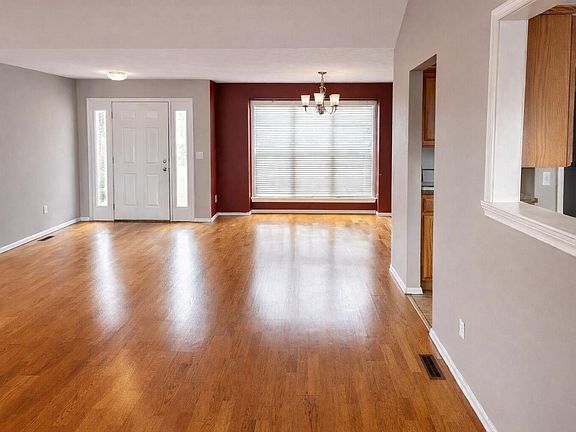 3rd image of 340 Tall Oaks Drive