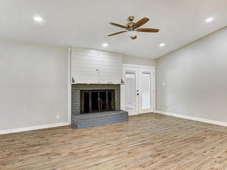 820 Stadium Dr — Photo 5